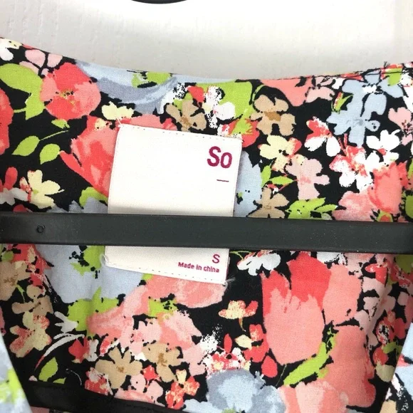 SO Multicolor Floral Tie-Front Blouse - Picture 2 of 4